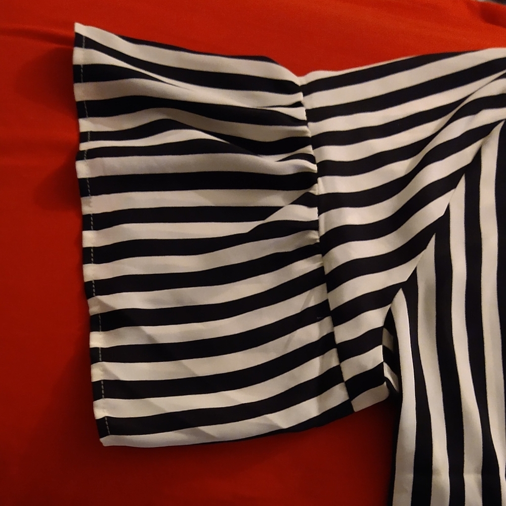 LOFT  black and white blouse - Picture 6 of 7